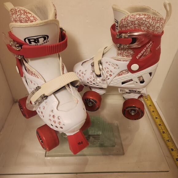 Kids size 12 Roller Derby Roller Skates - Picture 1 of 6